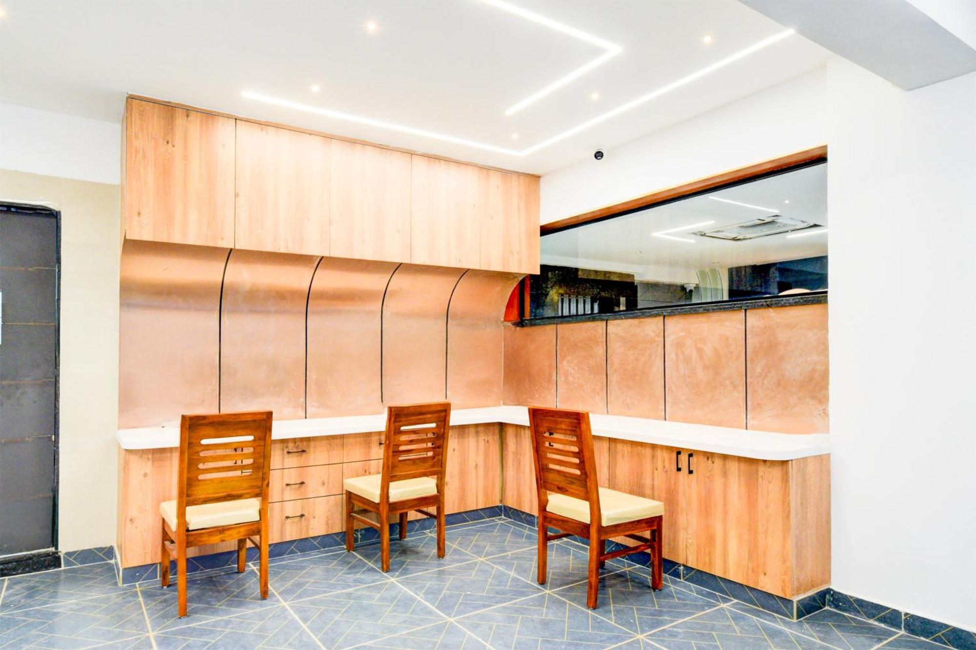 Townhouse Aarav Business Hotel Hyderabad Exterior foto